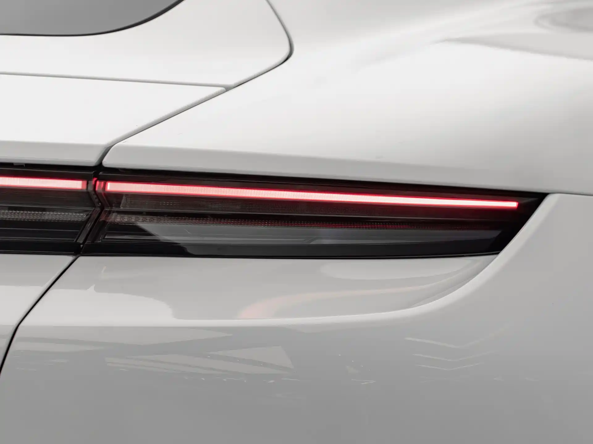 Фото 7 - Porsche Taycan