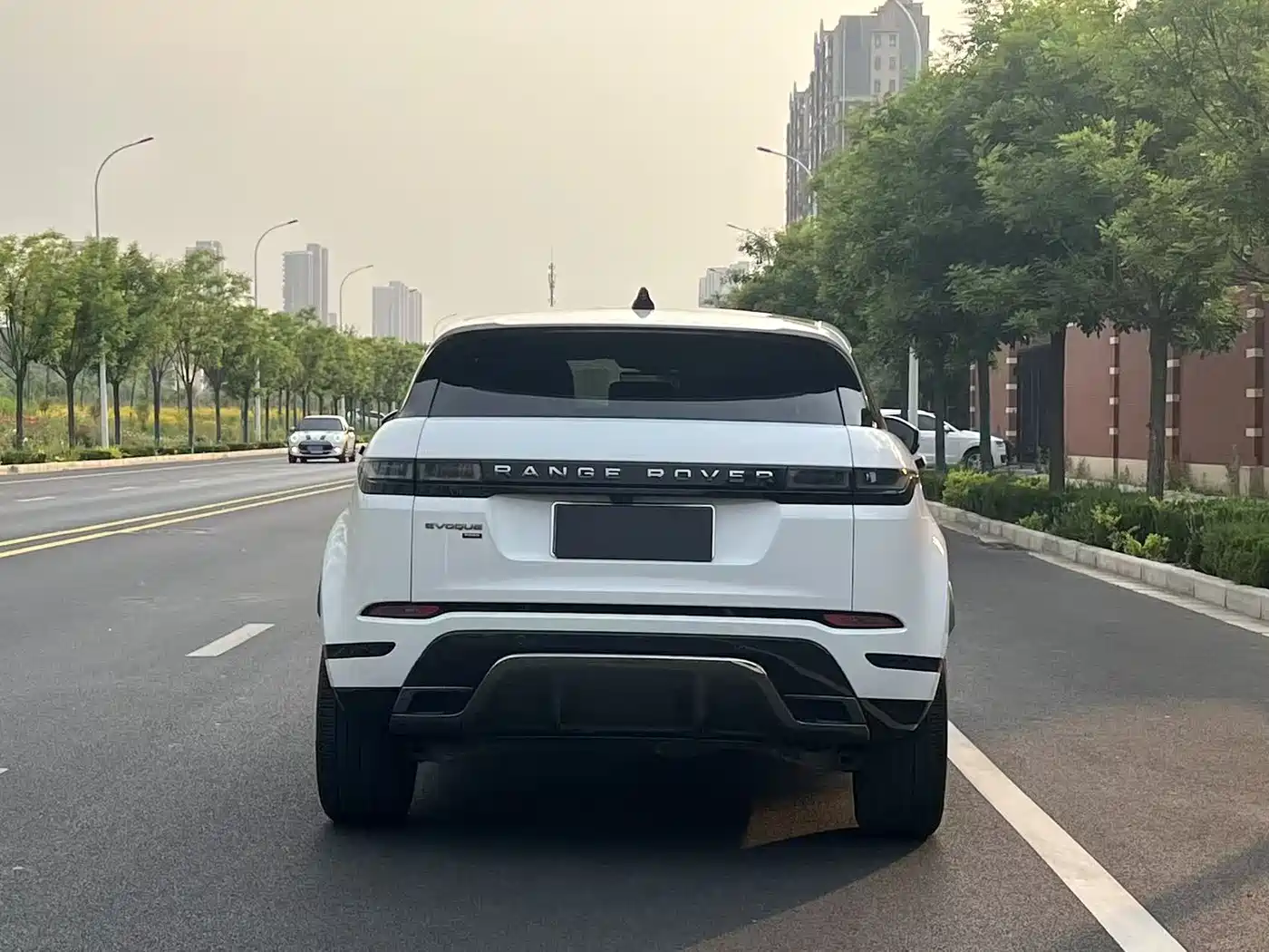 Land Rover Range Rover Evoque 2022 Range Rover Evoque L 249PS R-Dynamic Luxury Edition фото 20