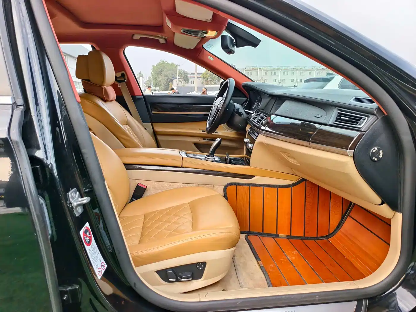BMW 7 Series 2009 730Li Leading фото 13
