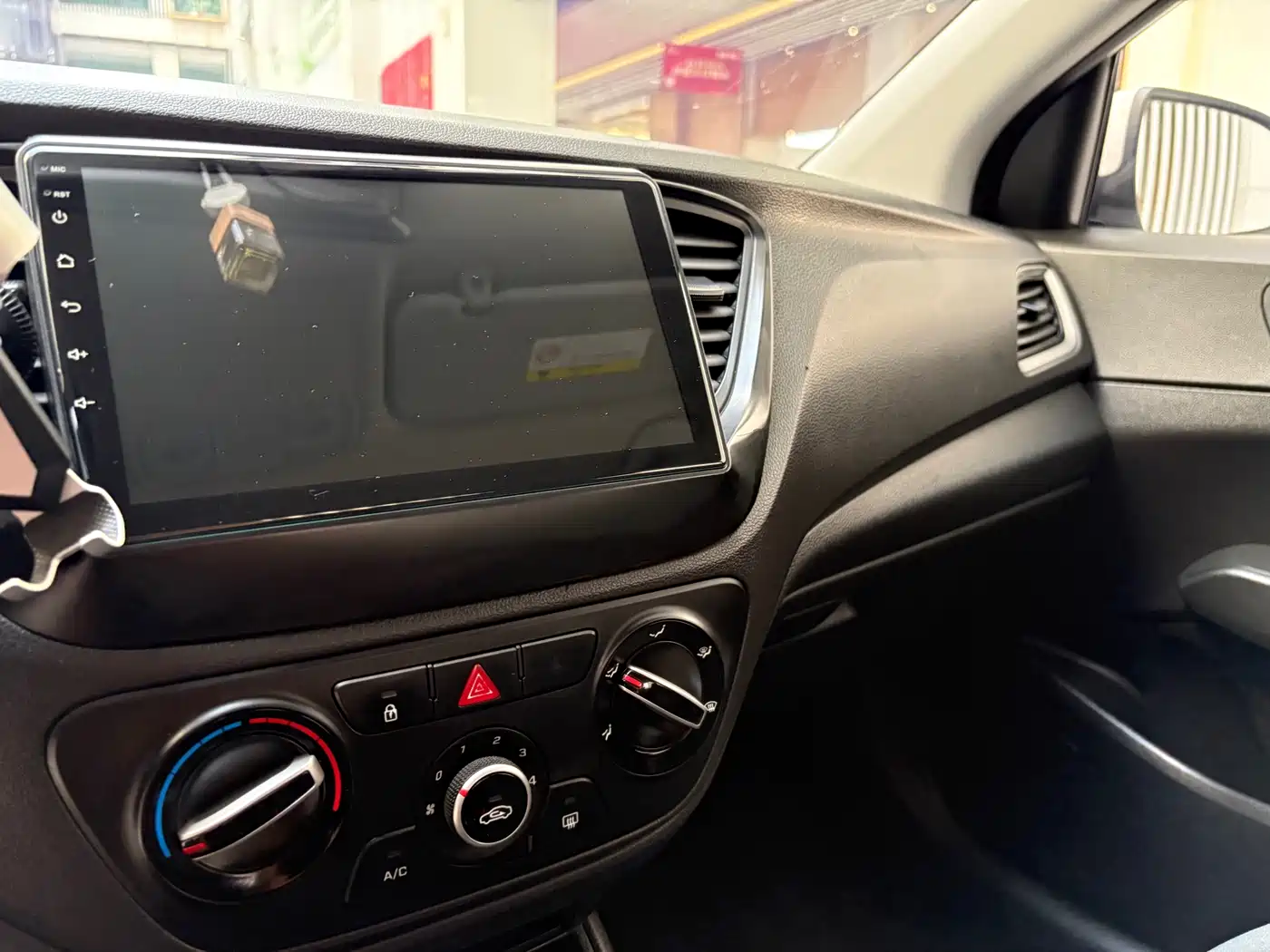 Hyundai Verna 2016 1.4L Manual Cool Edition GLS фото 8