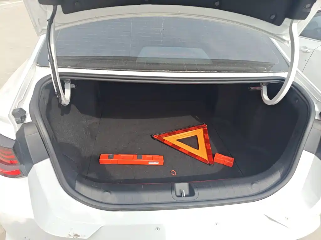 صورة 19 - Geely Emgrand L HiP