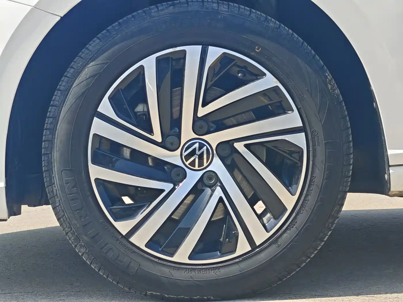 Volkswagen Lavida 2022 280TSI DSG Comfort Edition фото 16