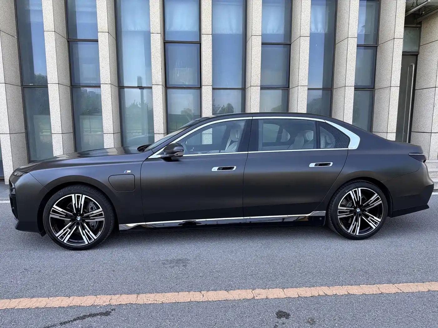 BMW i7 2025 2023 Model xDrive60L M Sport Package