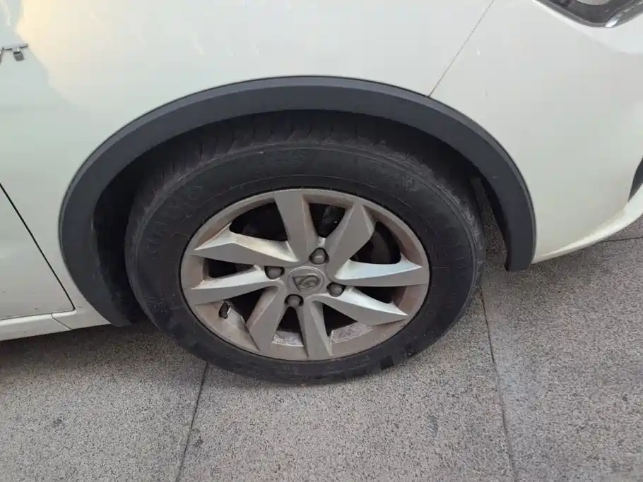 Baojun 310W 2018 2017 1.5L Manual Fashion Edition (China V)