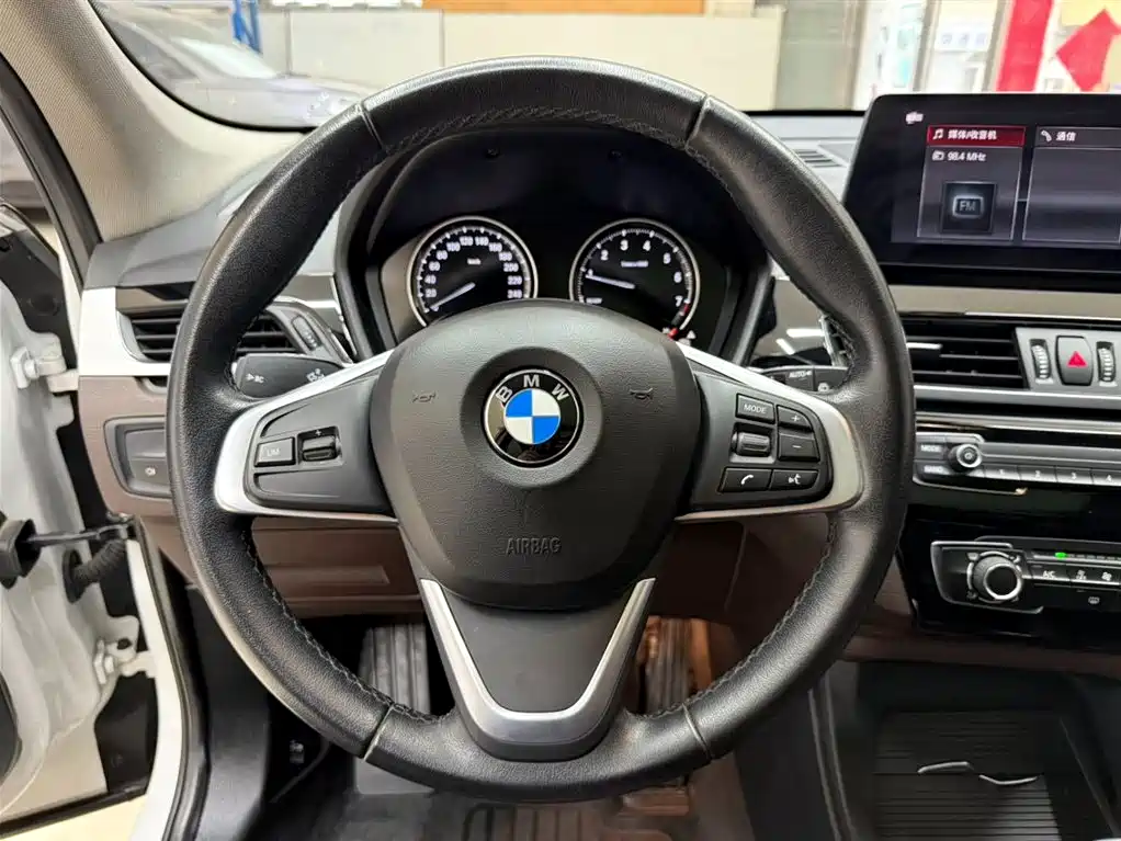 BMW X1 2022 sDrive20Li Fashion фото 14