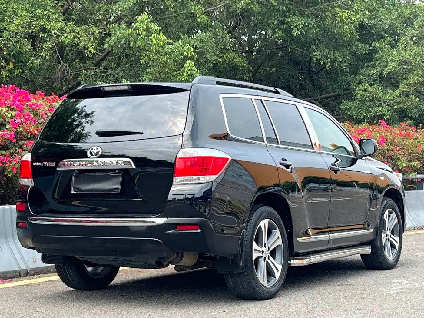 Toyota Highlander 2012 2.7L 2WD 7-Seater Luxury Edition фото 18