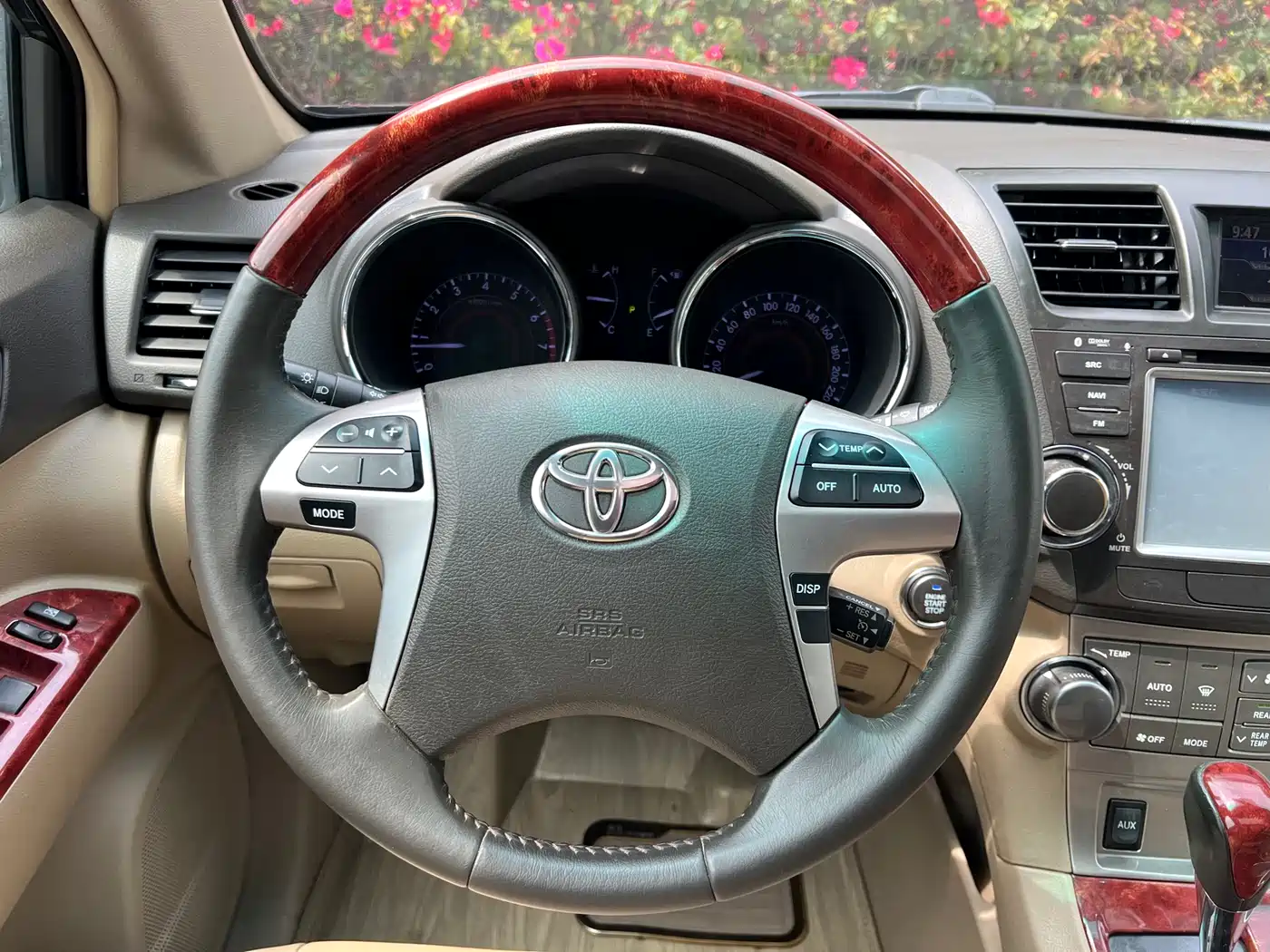 Toyota Highlander 2012 2.7L 2WD 7-Seater Luxury Edition фото 10