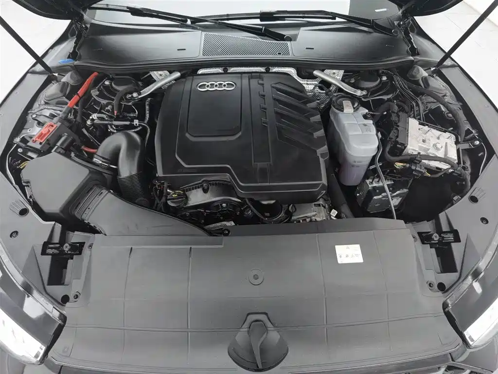 Audi A7L 2024 45 TFSI quattro Black Warrior Edition фото 6
