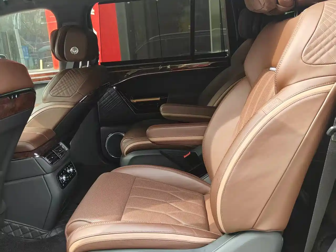 Hongqi Guoyao 2022 4.0T Elegant Flagship 6-Seater фото 10