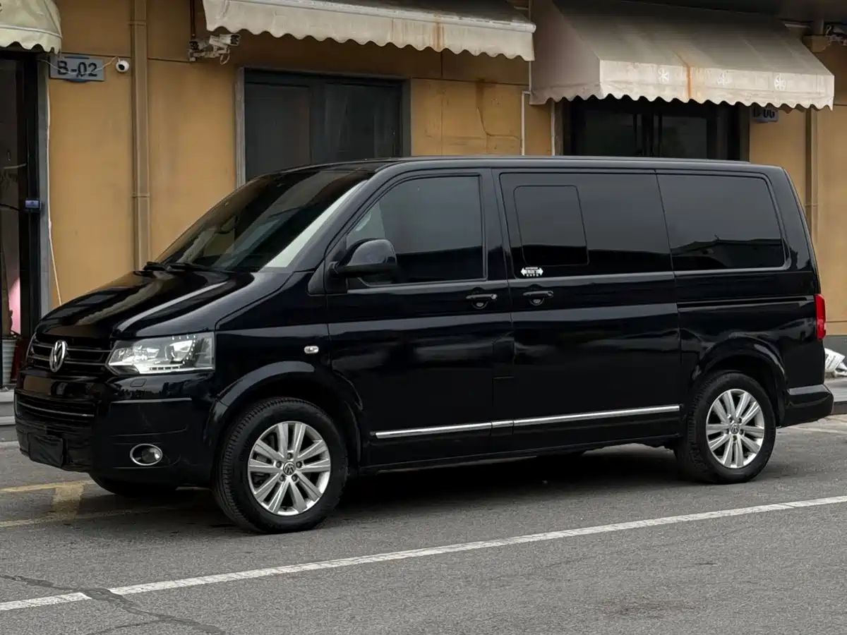 Volkswagen Multivan 2012 2.0TSI 2WD Luxury Edition