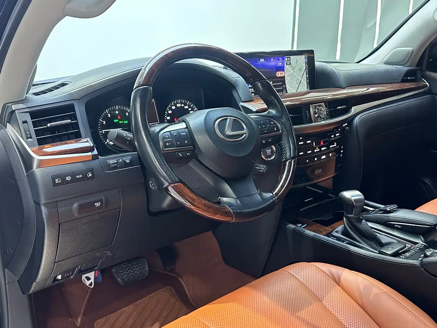 Lexus LX 2016 570 Luxury Premium Edition фото 11