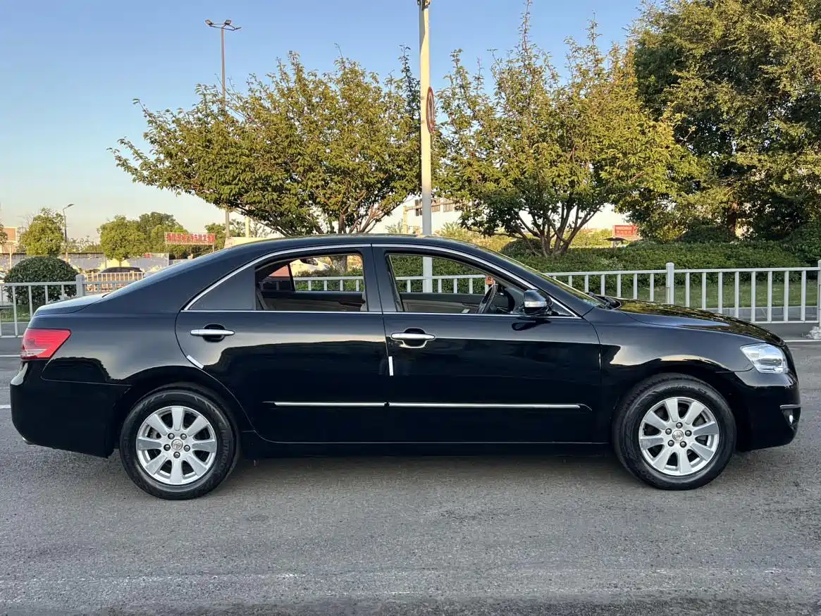 Photo 13 - Toyota Camry