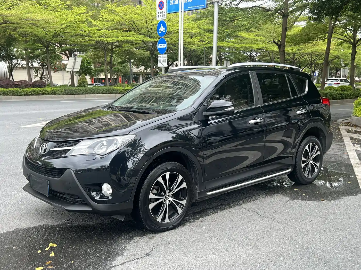 Toyota RAV4 Rongfang 2015 2.5L Automatic 4WD Elite Edition