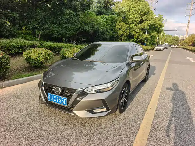 Nissan Sylphy 1.6L XL CVT, Комфорт