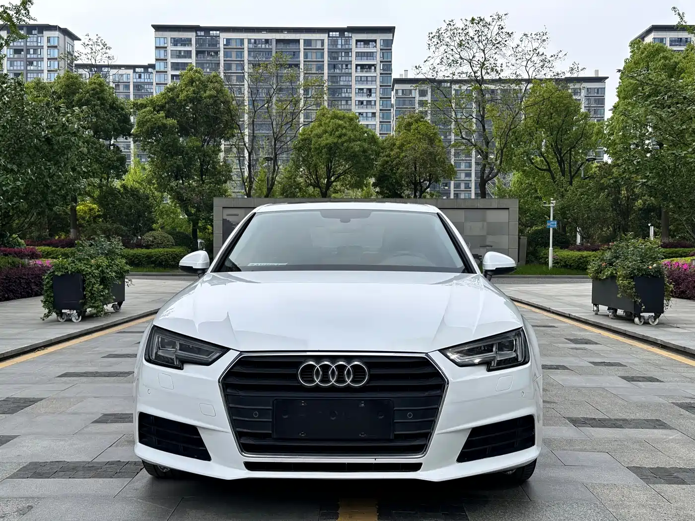 Audi A4L 2017 40 TFSI Fashion Edition фото 2