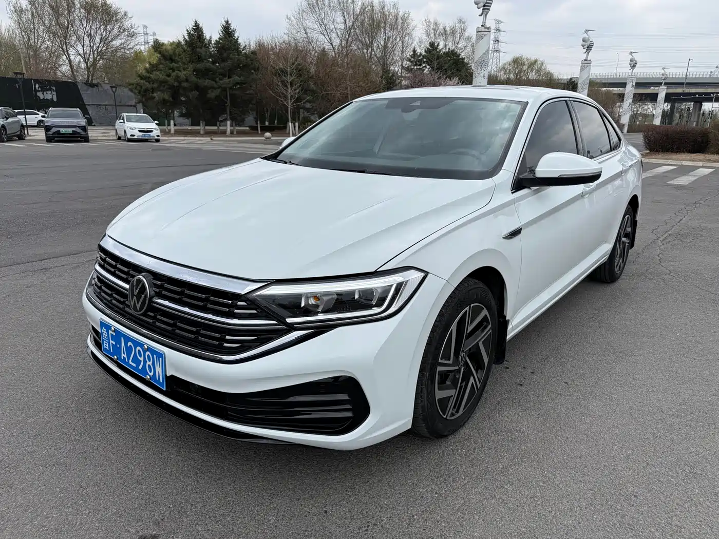 Volkswagen Sagitar 2024 300TSI DSG Surpass Edition фото 2