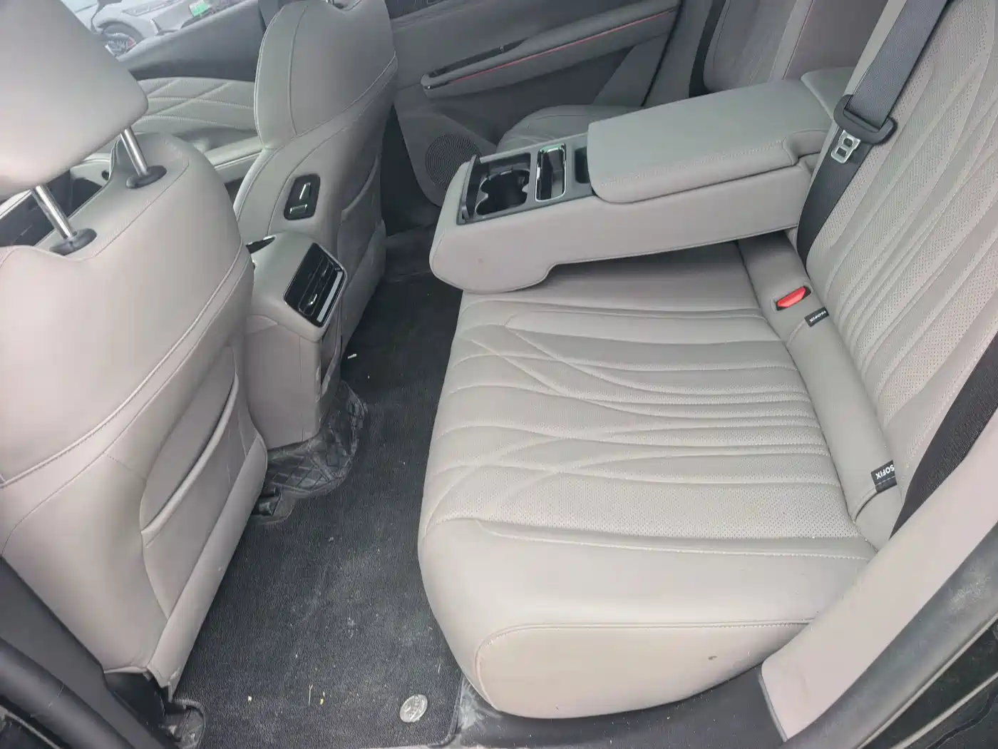 Geely Galaxy Galaxy Xingyao 8 2025 2025 130km EM-i Premium Edition