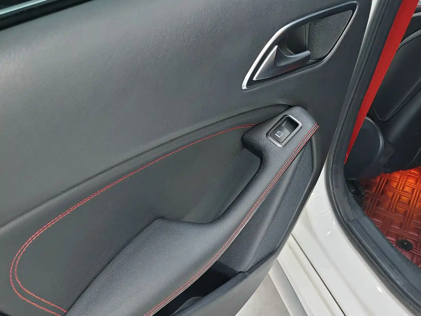 Mercedes-Benz A-Class AMG (Import) 2014 AMG A 45 4MATIC фото 12