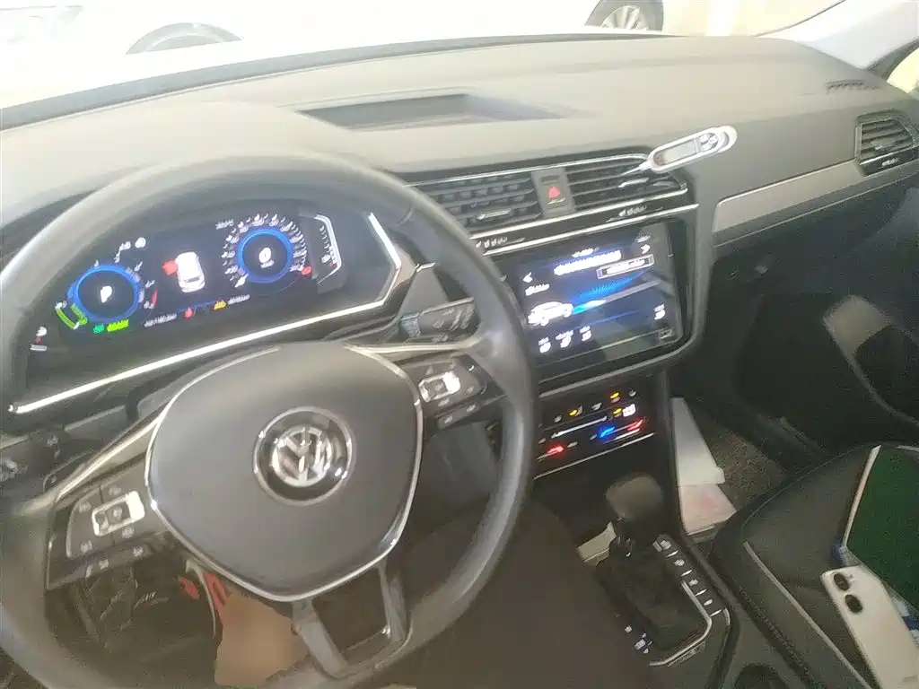 VOLKSWAGEN TIGUAN L NEW ENERGY