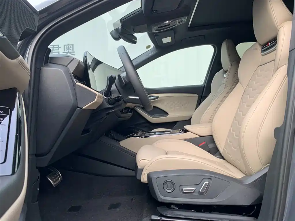 Audi Q6L e-tron 2025 Extended Range Edition фото 7