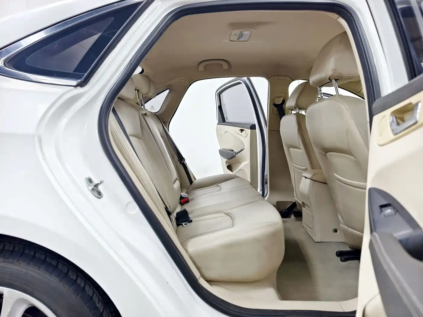 Chery Arrizo 7 2014 2014 1.6L Manual Zhishang Magic Edition