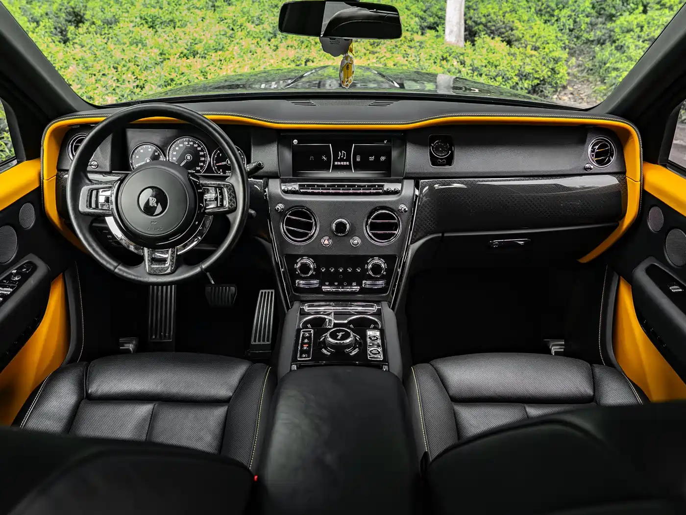 Rolls-Royce Cullinan 2020 Black Badge фото 13