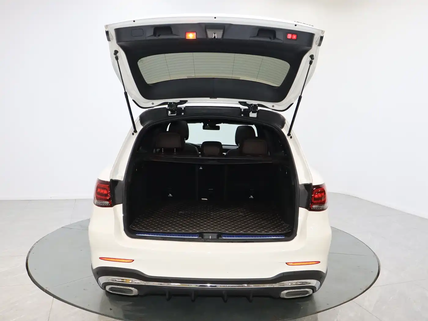 Mercedes-Benz GLC 2022 Facelift GLC 260 L 4MATIC Luxury Model фото 16