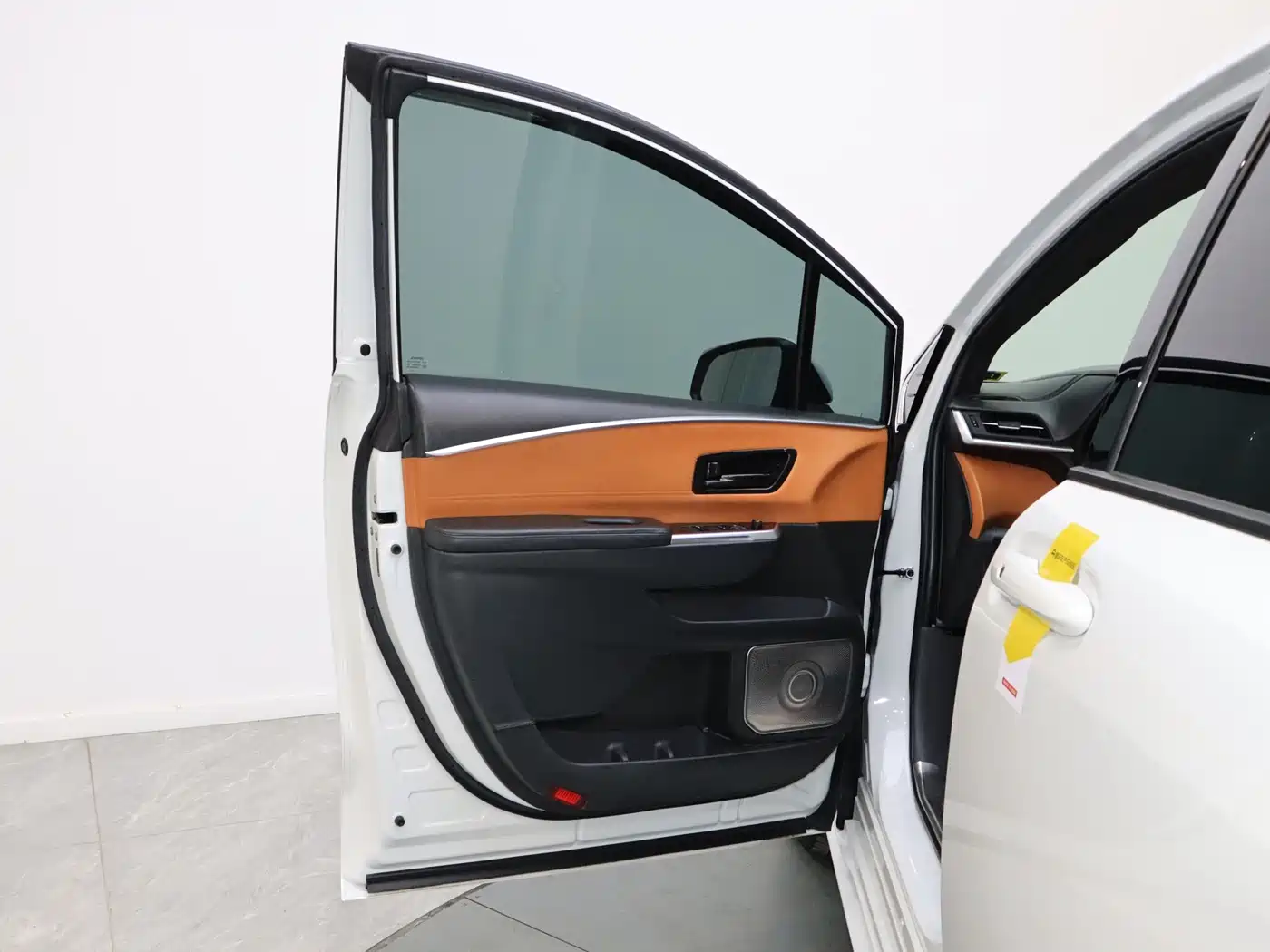 Toyota Sienna 2023 2.5L Hybrid Comfort Edition фото 13