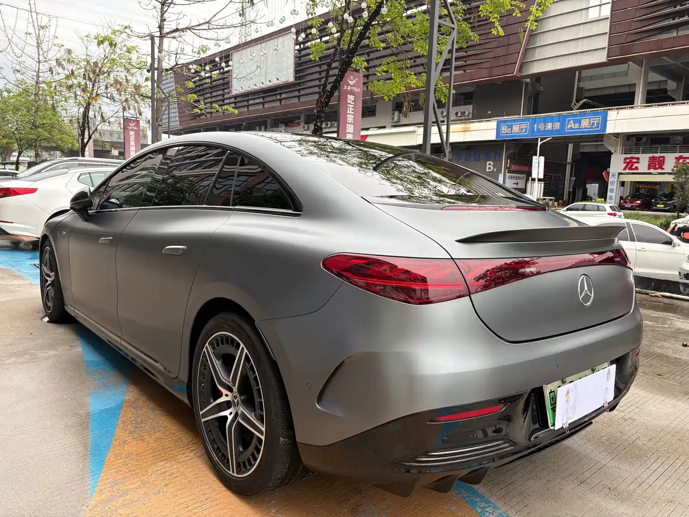 MERCEDES-BENZ EQE AMG