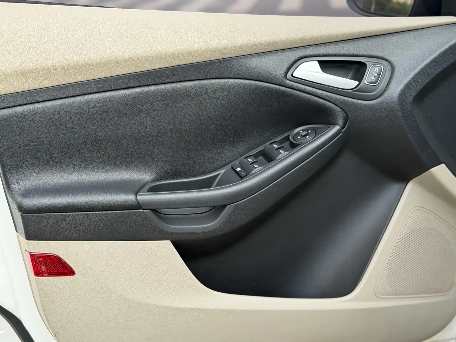 Photo 9 - Ford Focus