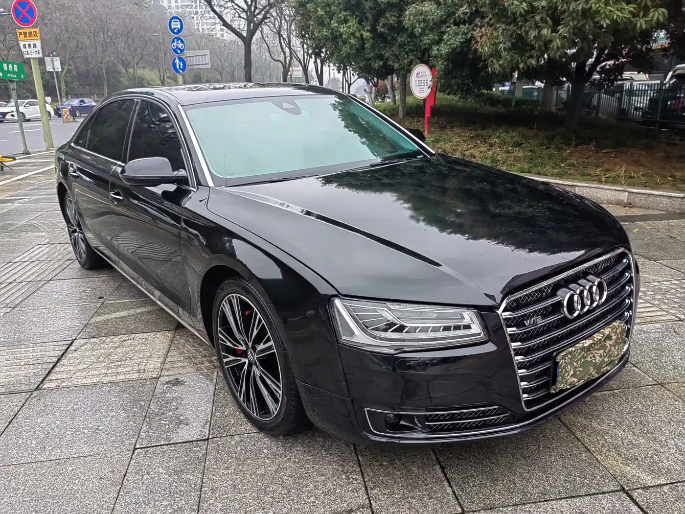 Audi A8 2011 A8L 3.0 TFSI quattro Premium (245kW) фото 2