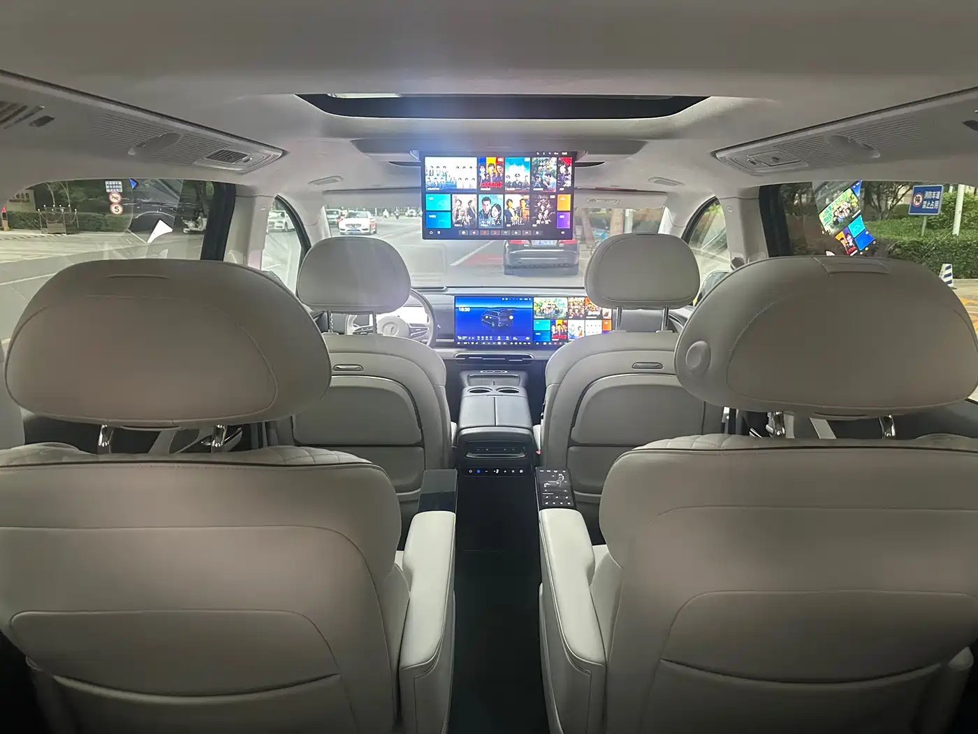 Voyah Auto Voyah Dreamer 2025 PHEV AWD Flagship Kunpeng Edition фото 8