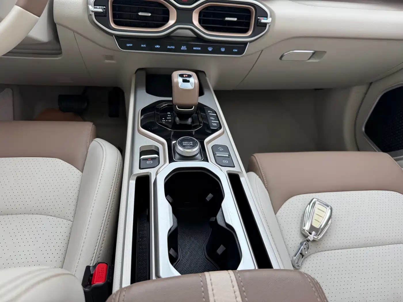 Фото 9 - Geely ICON