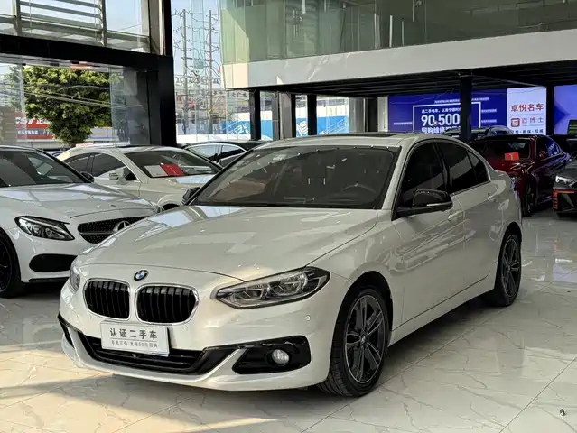 BMW 1 SERIES