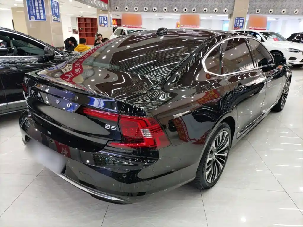 2025 Volvo S90