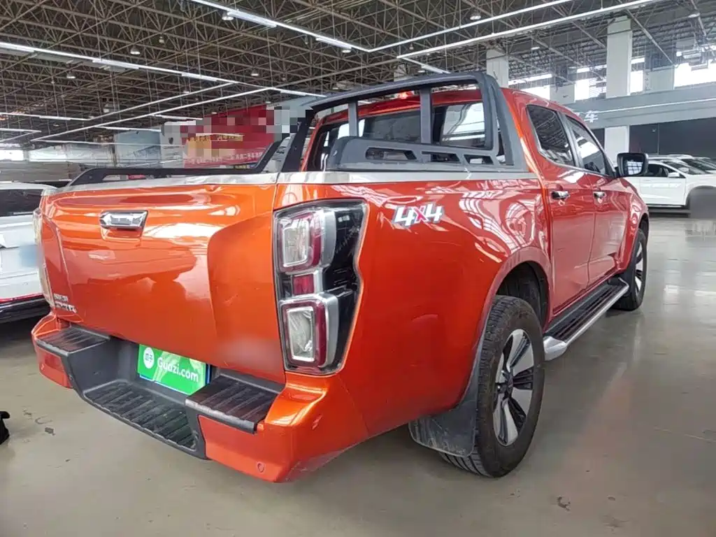 Фото 7 - Isuzu D-MAX