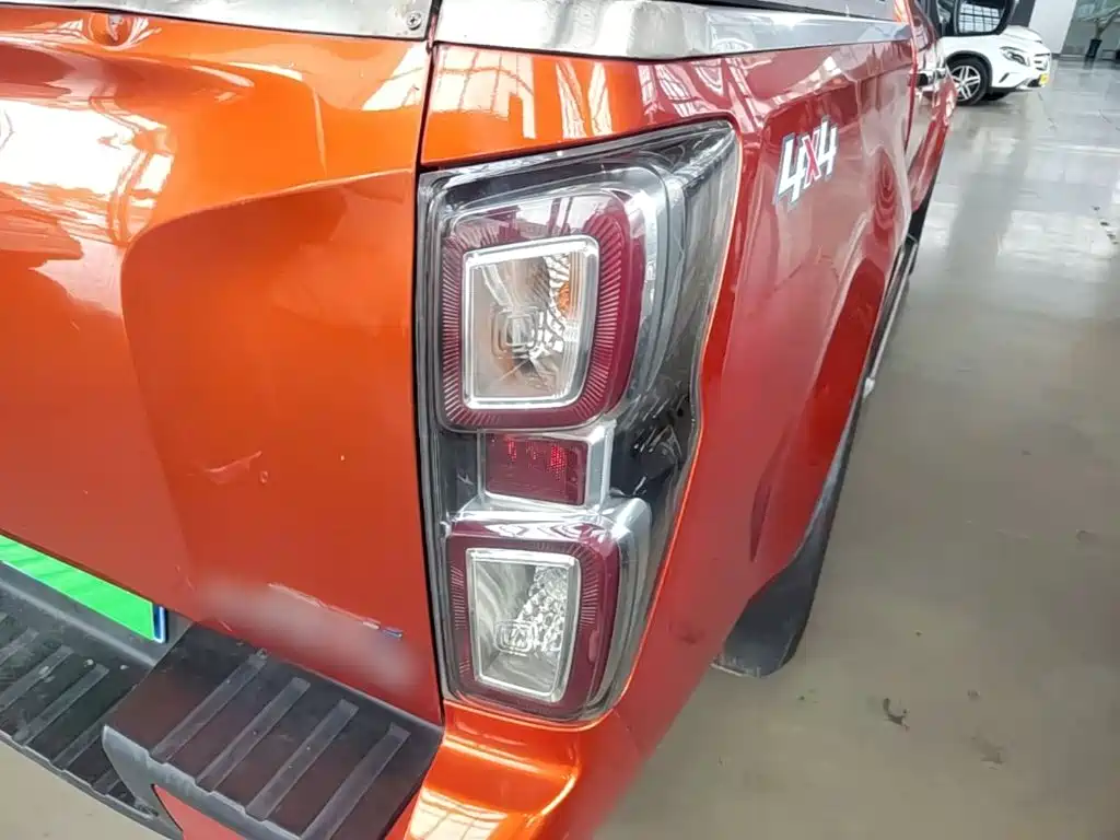 Фото 8 - Isuzu D-MAX