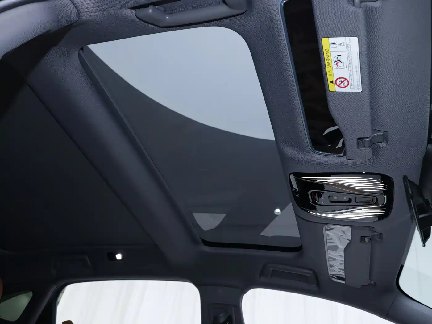 Voyah Auto VOYAH Zhuiguang 2024 PHEV AWD Ultra Long Range Flagship фото 12