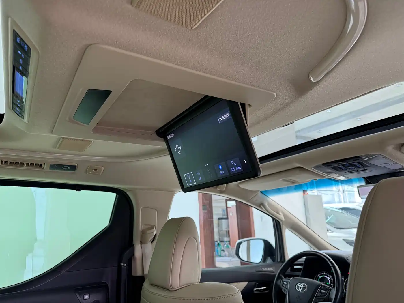 Toyota Vellfire 2020 Twin Engine 2.5L HV Premium Edition фото 14