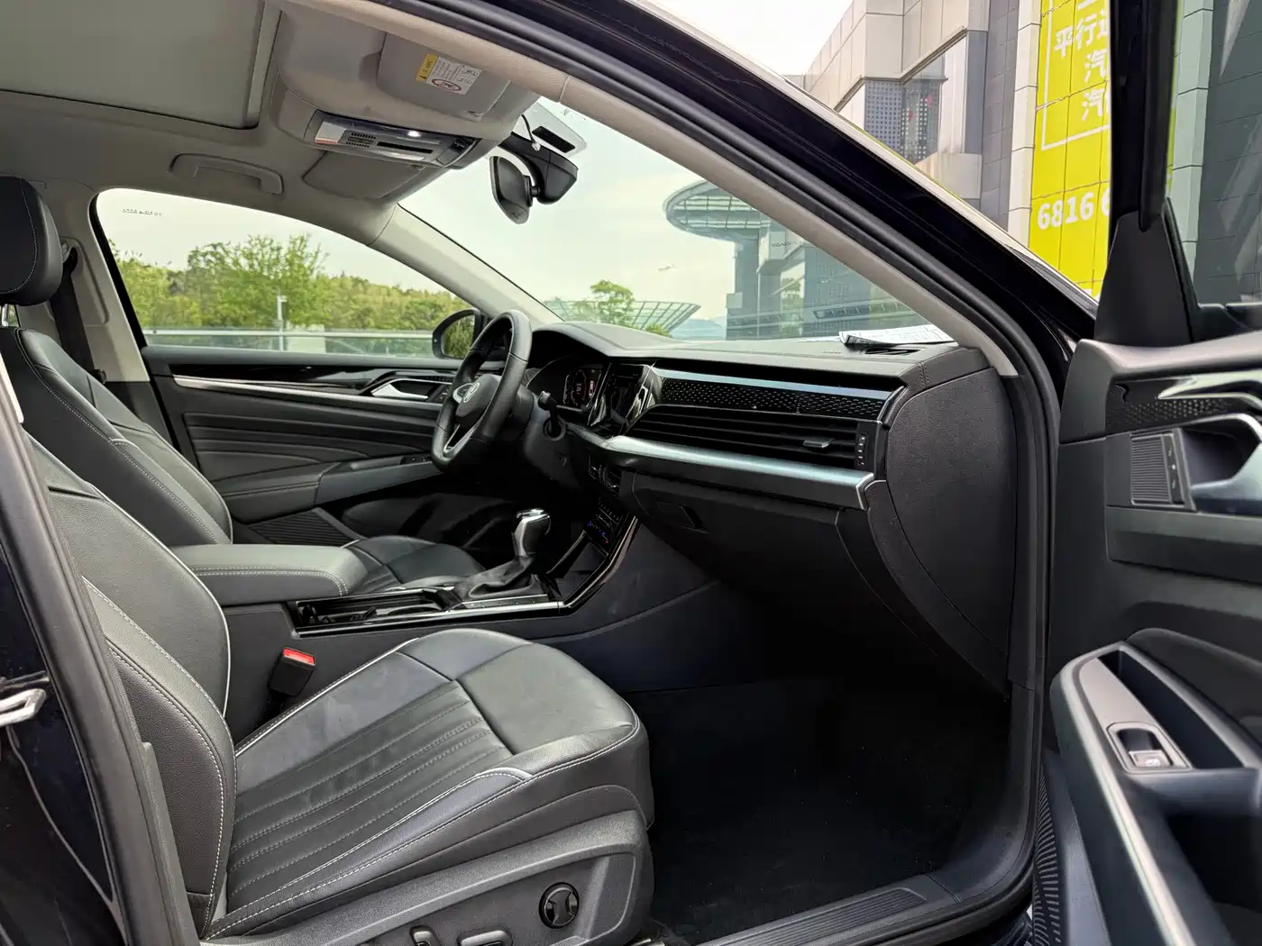 Volkswagen Passat 2022 330TSI Elite Edition фото 17