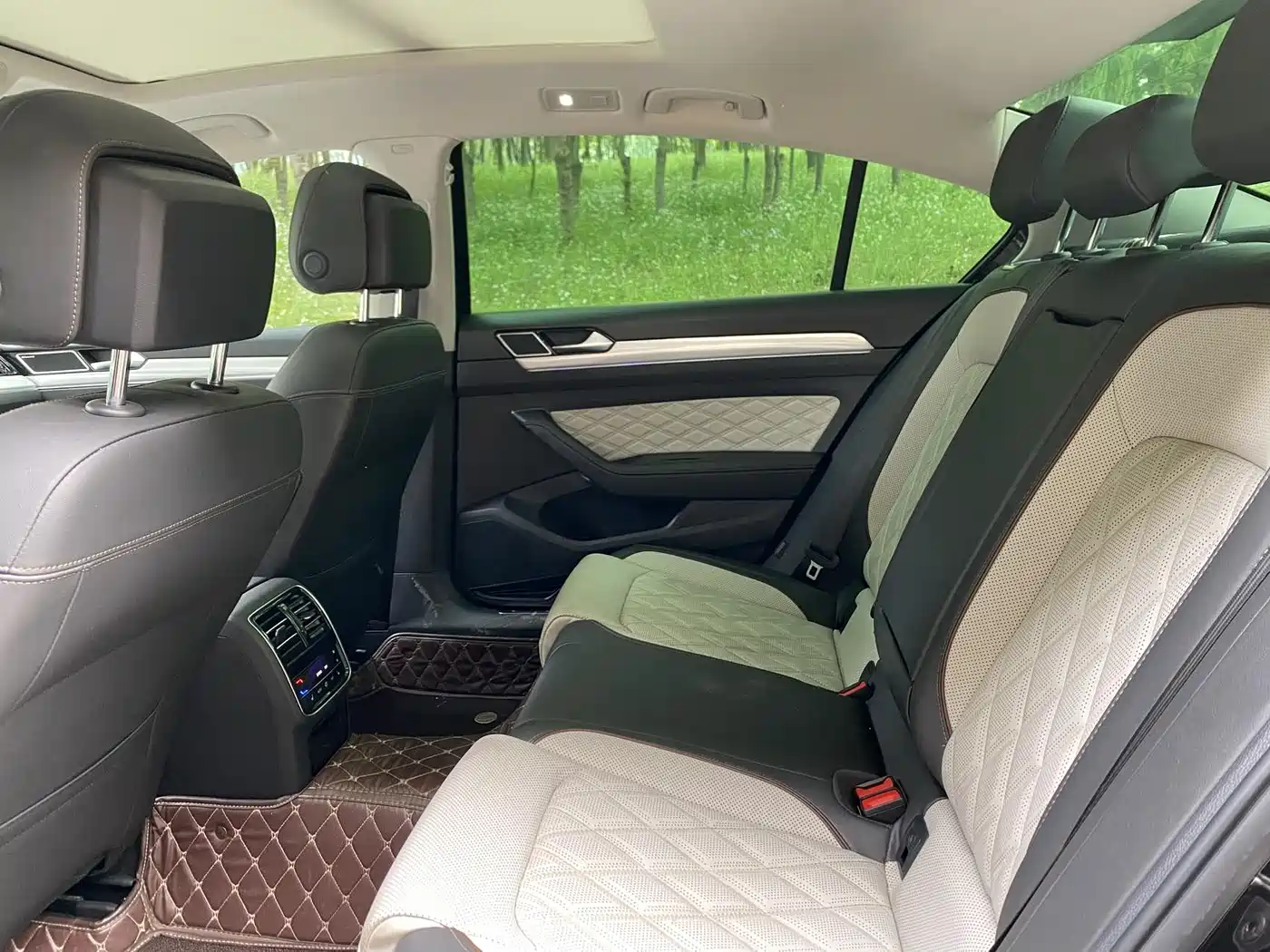 Volkswagen Magotan 2023 Model 2 Million Commemorative Edition 380TSI DSG Flagship фото 5