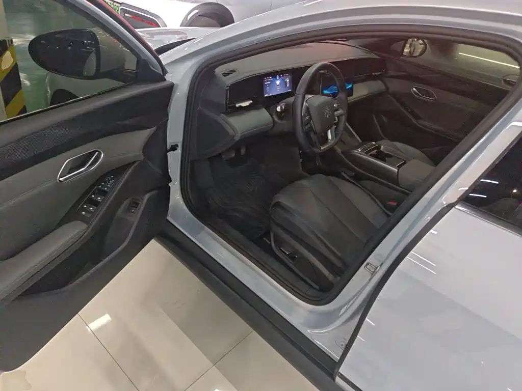 BYD Qin L 2025 2025 EV 470KM Leading Edition