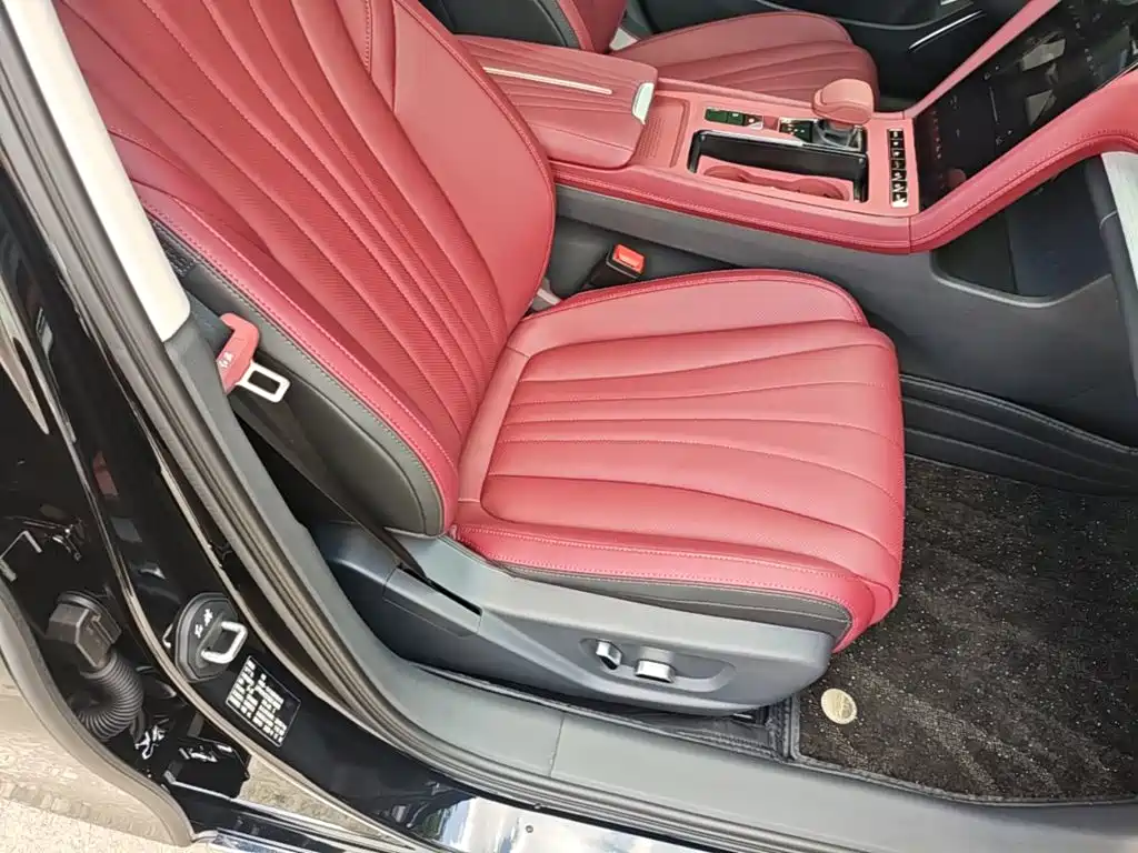 Hongqi H5 2026 2025 1.5T DCT 600,000 Units Commemorative Edition