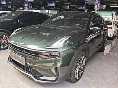 Lynk & Co 06 EM-P