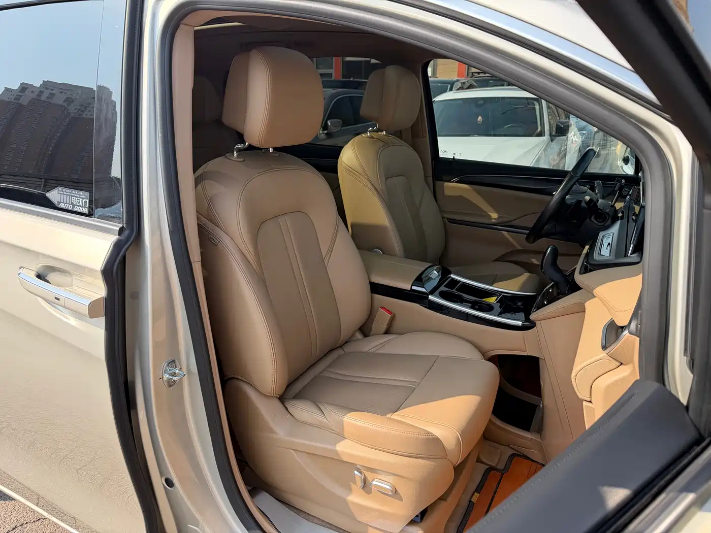 Buick GL8 2021 ES Landlord 653T Luxury фото 12