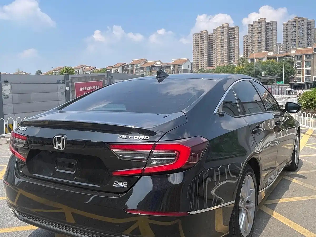 Photo 9 - Honda Accord