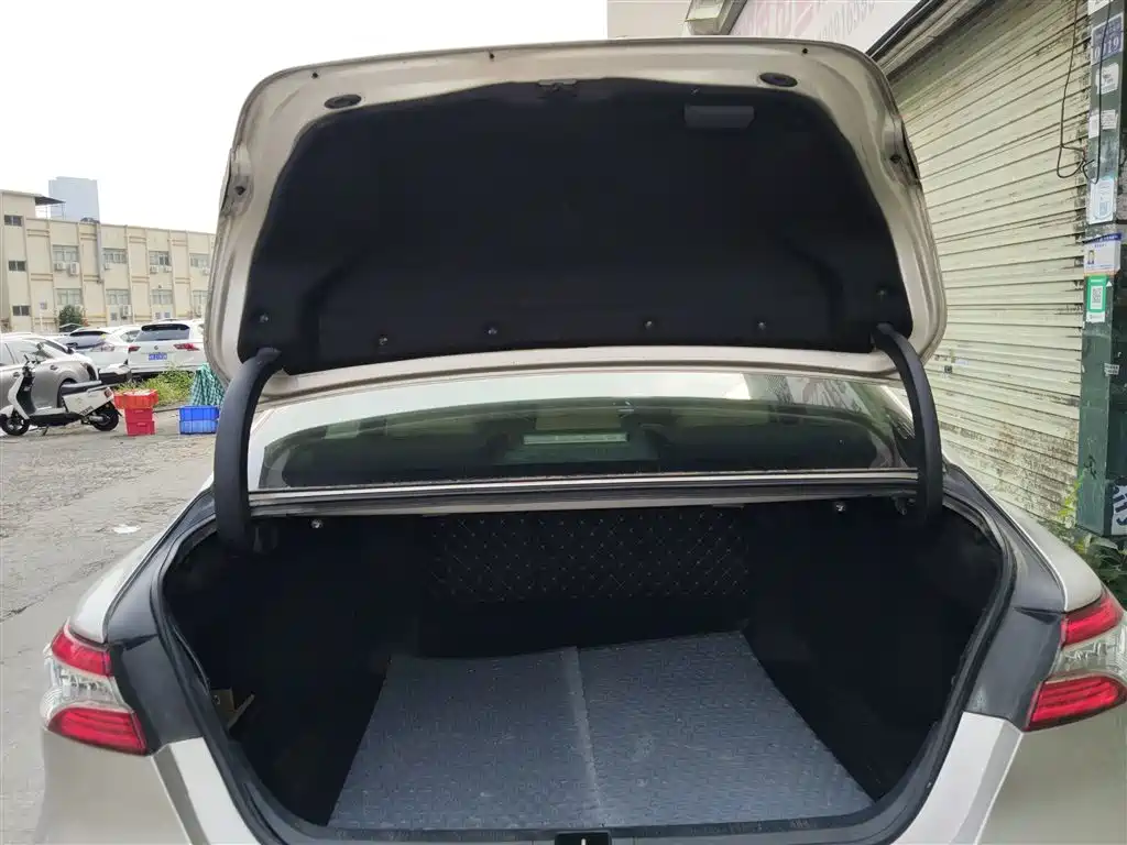 Toyota Camry 2018 2.0G Luxury Edition фото 19
