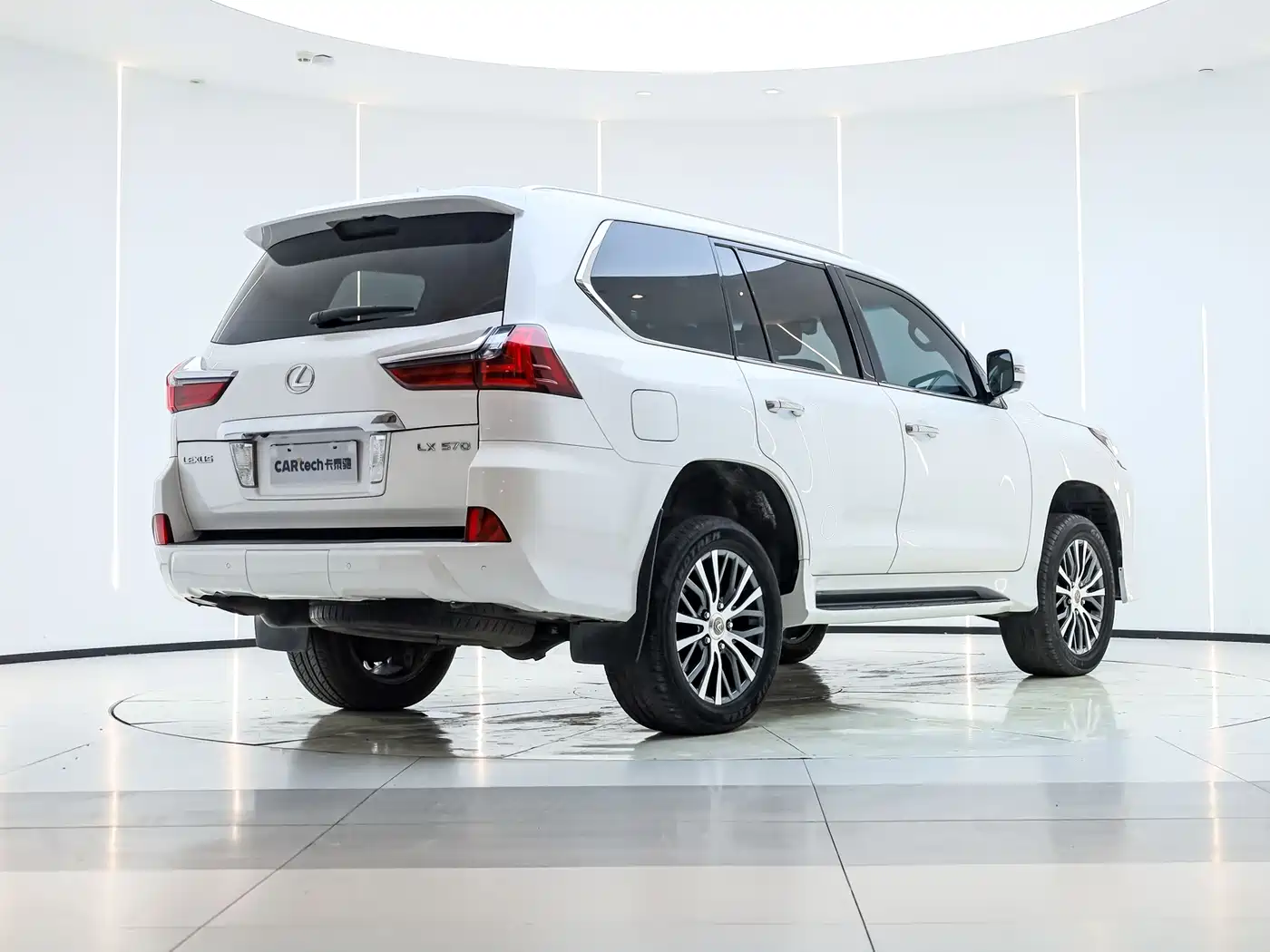 Lexus LX 2016 570 Dynamic Luxury Edition фото 6