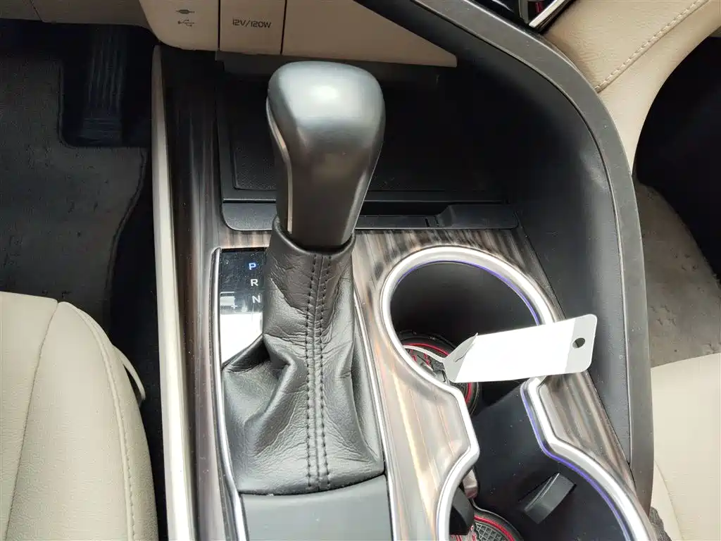 Toyota Camry 2018 2.0G Luxury Edition фото 14
