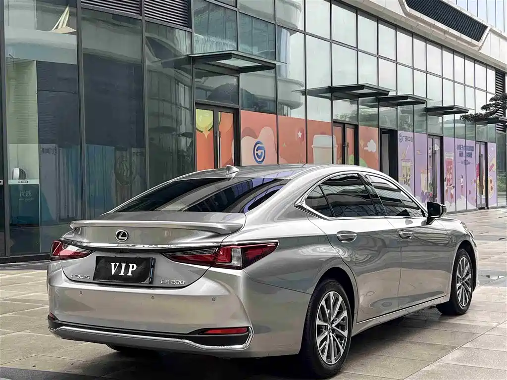 Lexus ES 2023 200 Excellence Edition фото 7